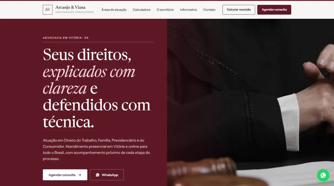 Página inicial do site da Arcanjo & Viana Advogados